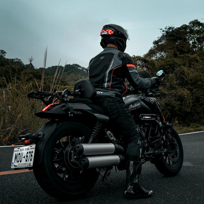 Lightweight and comfortable design for minimal helmet impact