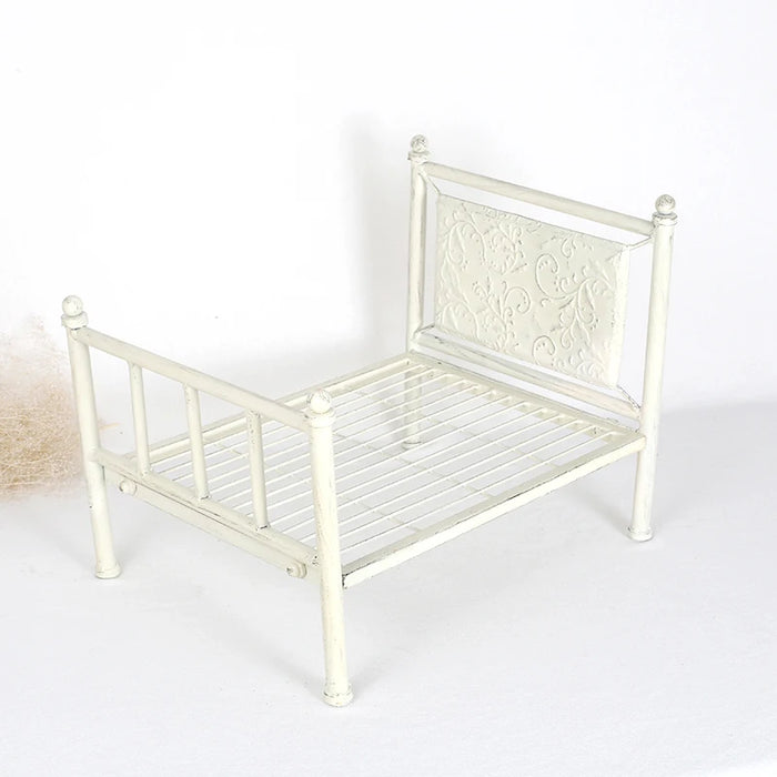 White Vintage Metal Baby Bed for Newborn Photography Props