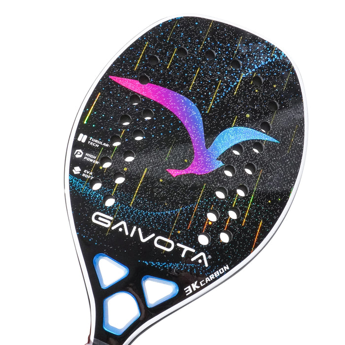 Oval-shaped racket with a central sweet spot for accuracy