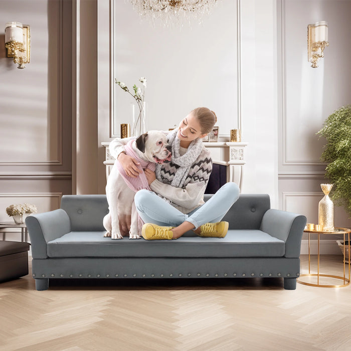 Elevated structure enhances airflow to keep pets cool and dry