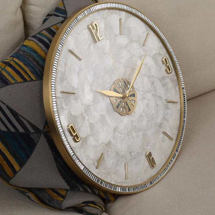 Silent Wall Clock Metal Needle Display Modern Style Decorative Home Clock