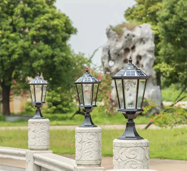 Durable Aluminum Solar-Powered Outdoor Sconce Lamp