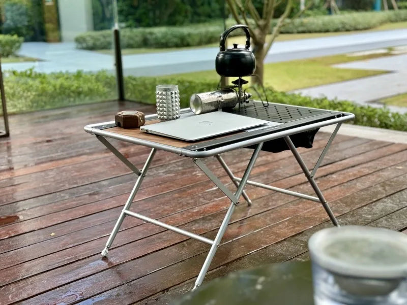 Compact IGT-Style Aluminum Table for Outdoor Adventures
