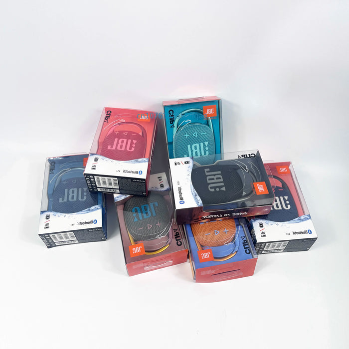 Full-range audio with stereo sound mode and AUX input for connectivity options