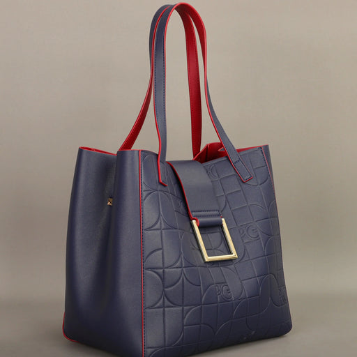 Luxury handbag with spacious bucket shape and multiple compartments