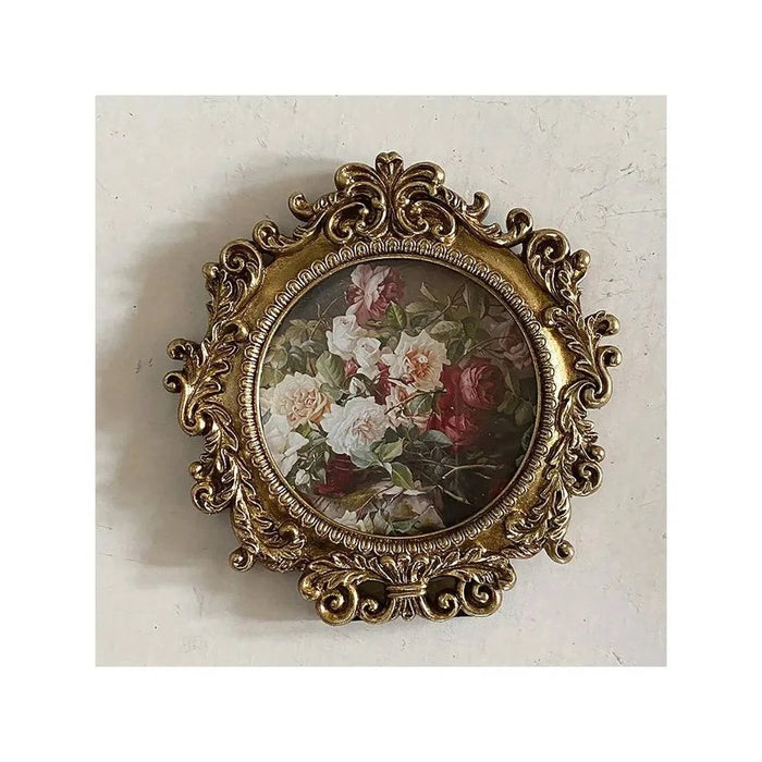 Sophisticated piece of decoration showcasing precious memories in style