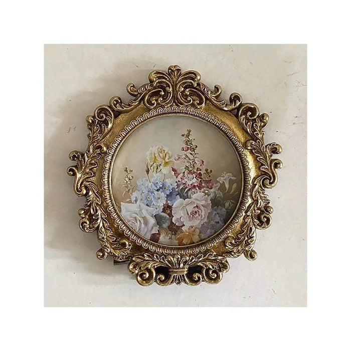 Compact and versatile frame suitable for various spaces