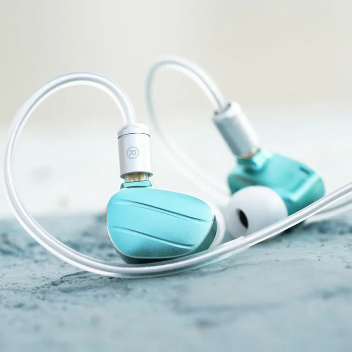 Studio-Grade In-Ear Headphones with Passive Vibration