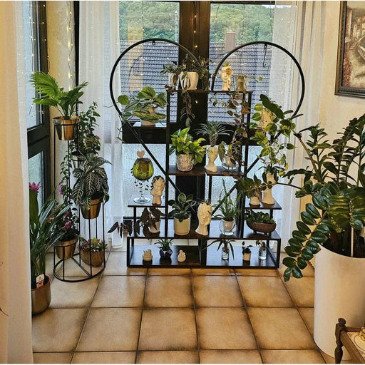 6-tier heart-shaped plant stand made of wood and metal for indoor and outdoor display