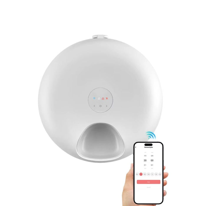 1 x WiFi Smart Pet Feeder dispensing dry food for a cat
